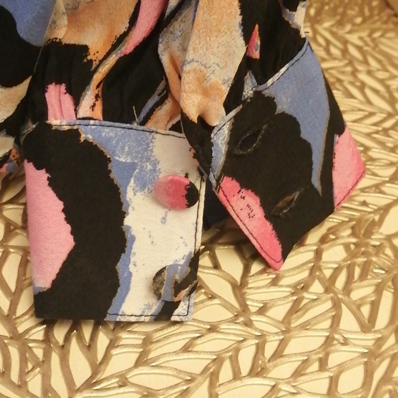 Ella Vibrant Abstract Blouse Size 1 X - Picture 7 of 7